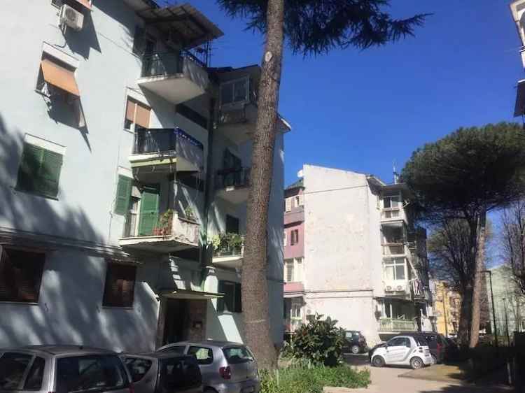 Appartamento in vendita  a Napoli