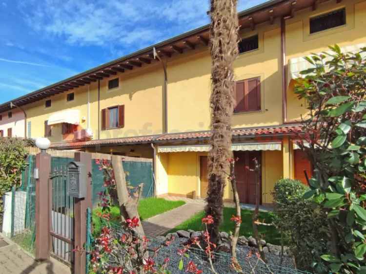 Villa a schiera in Crosa, Arona, 5 locali, 3 bagni, giardino in comune