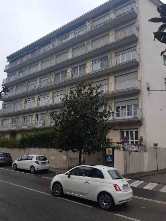 Appartamento in VIALE PARTIGIANI, Asti, 5 locali, 3 bagni, 140 m²