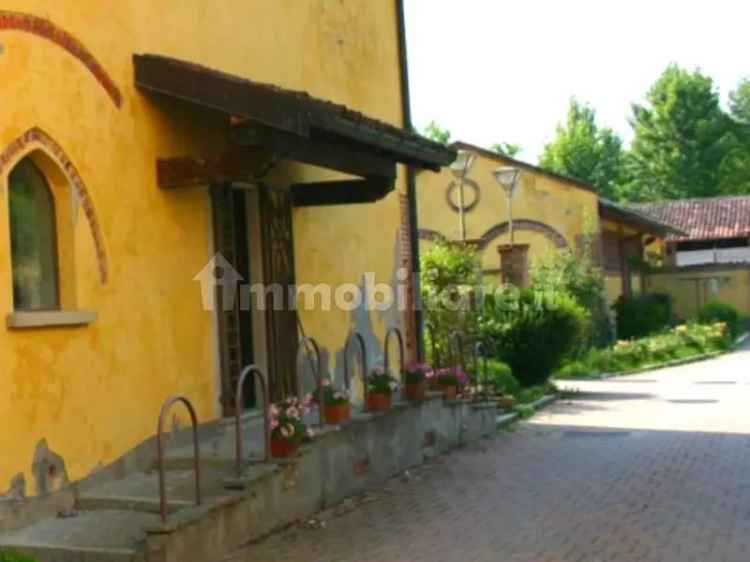 Casa indipendente all'asta Localita' Pellegrina , 2, Vellezzo Bellini