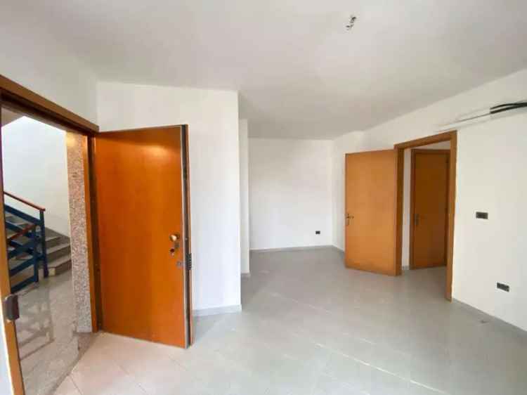 Appartamento in Via Mazzini, Casarano, 6 locali, 1 bagno, 75 m²