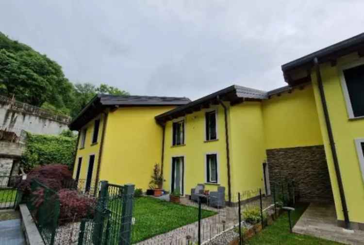 Villa a schiera in Via San Michele, Valbrona, 1 locale, 187 m²