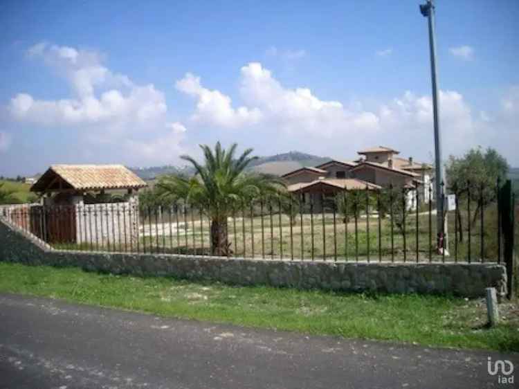 Vendita casa indipendente 12 locali di 1.000 m² in Teramo (64100) - 80552 - iad