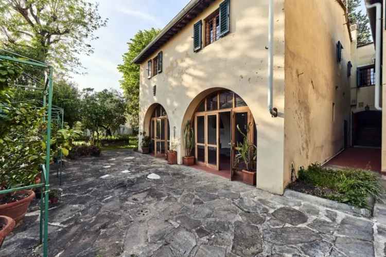 Villa in VIA DELLE GORE, Firenze, 12 locali, 3 bagni, giardino privato