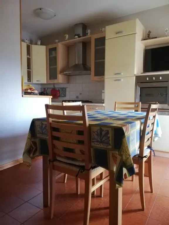 Appartamento in Via tre venezie, Terni, 5 locali, 2 bagni, 115 m²