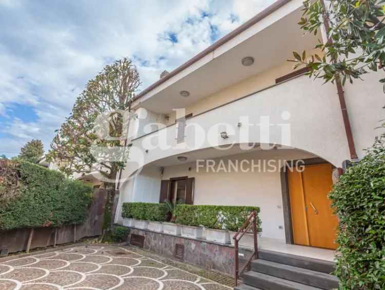 Villa in Via Ugo Foscolo 34, Mugnano di Napoli, 5 locali, 3 bagni