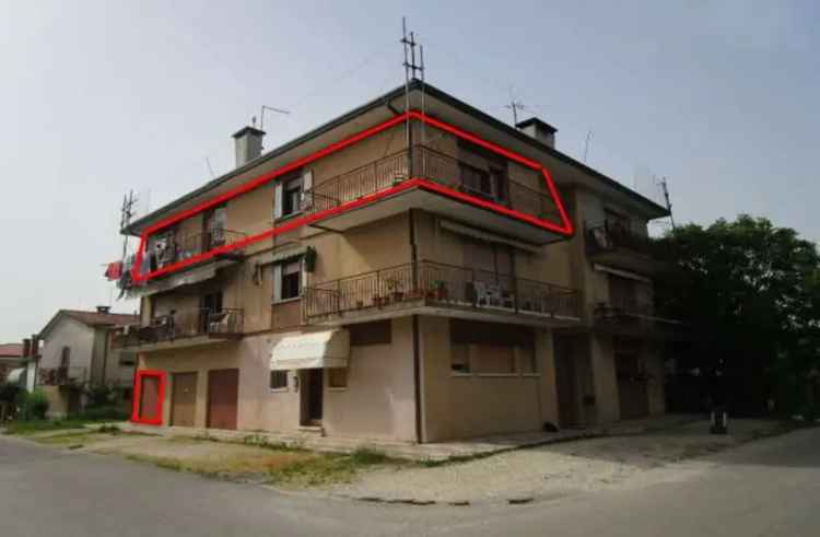 Appartamento in Via Ca' Tron, Meolo, 6 locali, 126 m² in vendita