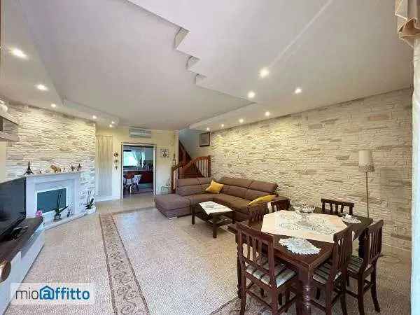 Villa In Affitto in Bari, Puglia