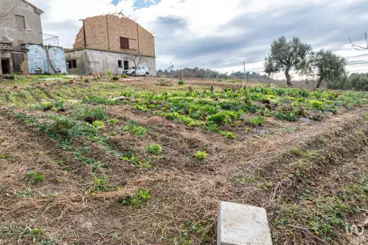 Vendita rustico 8 locali di 660 m² in Osimo (60027) - 108525 - iad