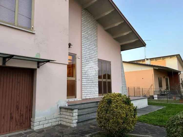 Villa unifamiliare via Concetto Marchesi 25, Centro, Suzzara