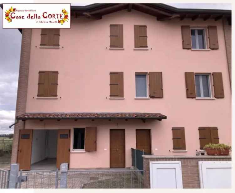 Villa a schiera in Via Ludergnani, Terre del Reno, 5 locali, 3 bagni