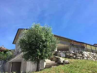 Villa in Vendita, 5 Locali, 280 mq, Oggiono - Oggiono - Appartamenti in vendita Lecco