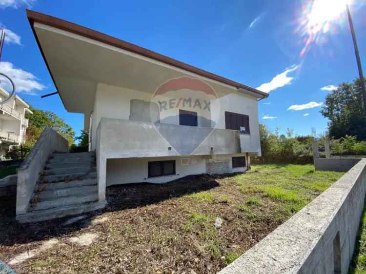 Villa singola in vendita a Rocchetta a Volturno