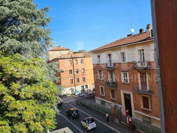 Appartamento in Via Castiglione, 91, Bologna (BO)