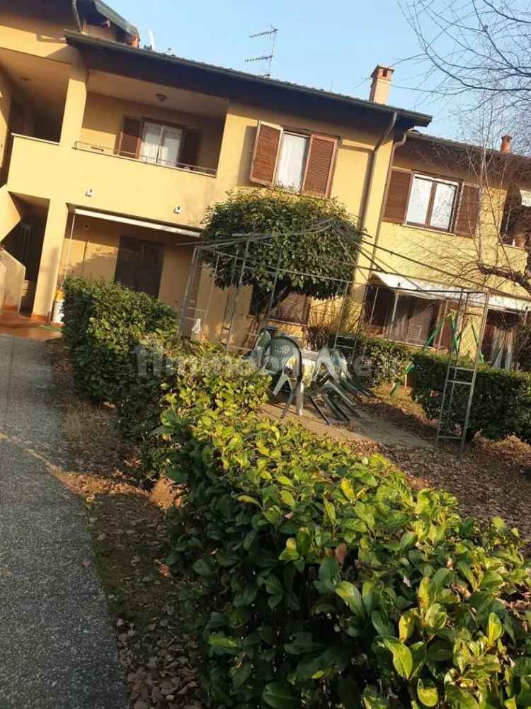 Villa unifamiliare via Trieste, 22, Centro, Castelletto Sopra Ticino