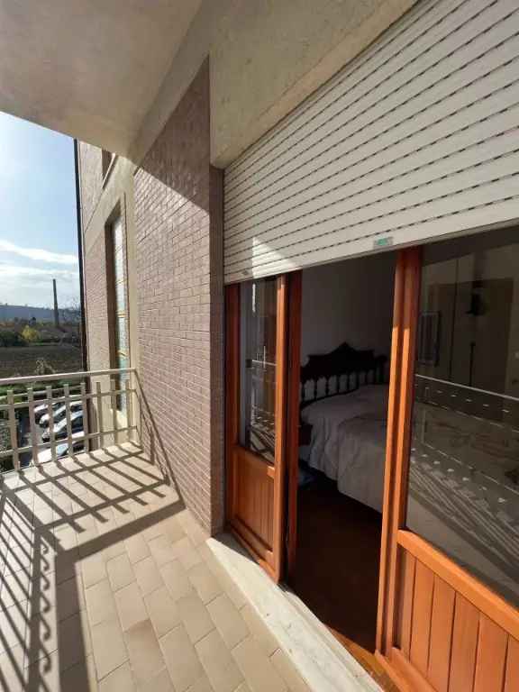 Appartamento in Via Faleriense, Falerone, 5 locali, 1 bagno, 120 m²