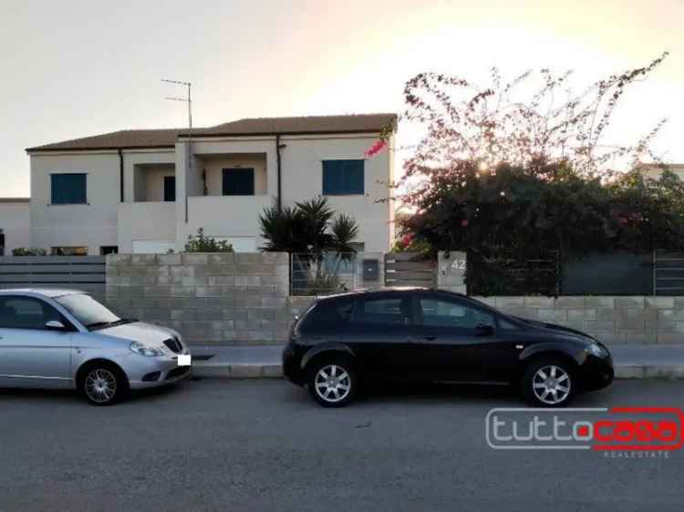 Villa a schiera in Via San Josemaria Escrivà, Ragusa, 5 locali