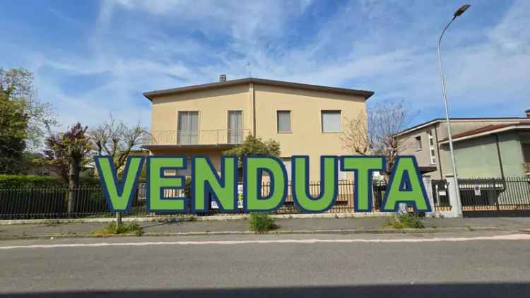 Terratetto unifamiliare via dante,5,pizzighettone, Centro, Pizzighettone