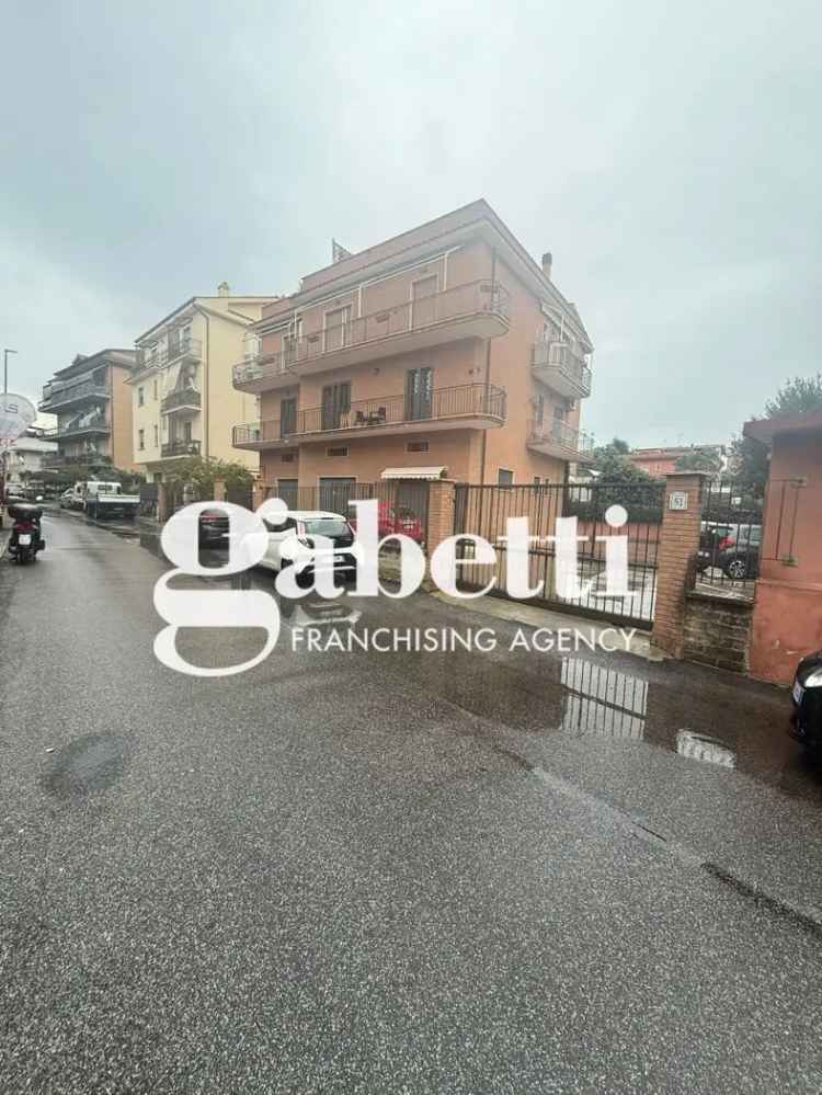 Appartamento in Via Aurelio Gotti , Roma (RM)