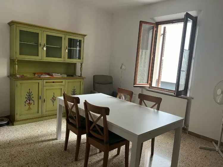 Appartamento in Via toti, Fabriano, 5 locali, 1 bagno, con box, 107 m²