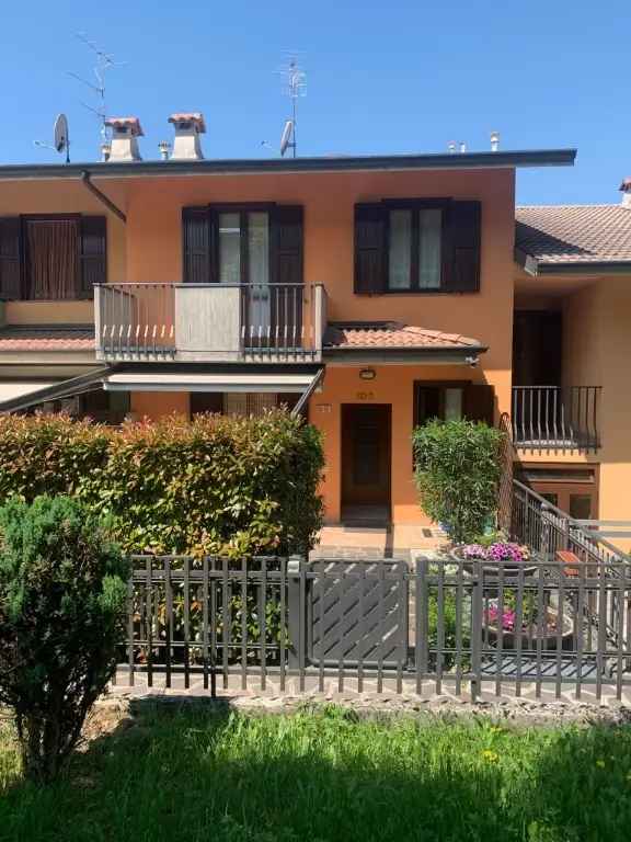 Appartamento in VIA CENTRO, Zogno, 5 locali, 2 bagni, giardino privato