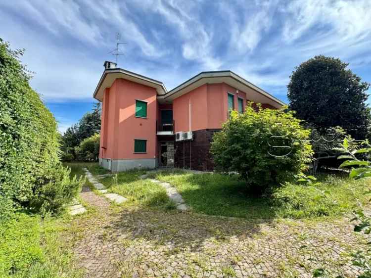 Villa in Via Fratelli Bandiera, Nerviano, 5 locali, 4 bagni, garage