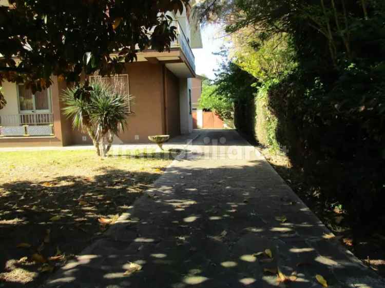 Villa bifamiliare via Giovecca 26/B, Mirabello, Terre del Reno