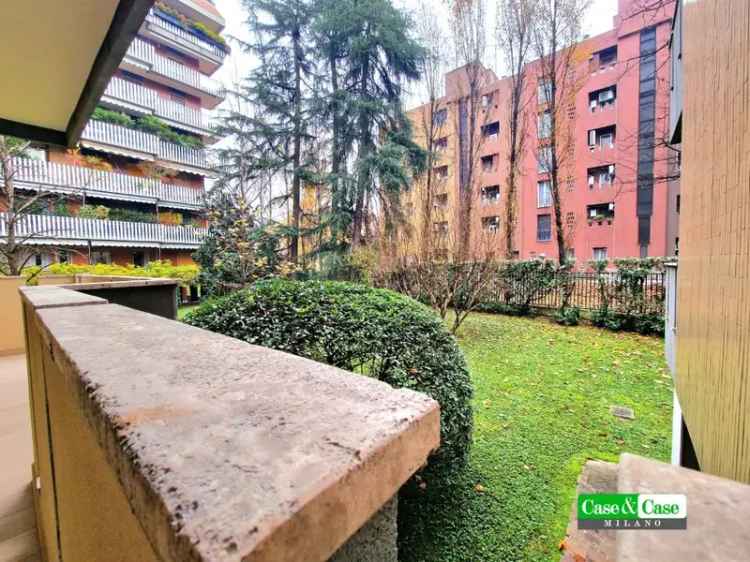 Bilocale Ristrutturato Milano Con Giardino E Campo Da Tennis