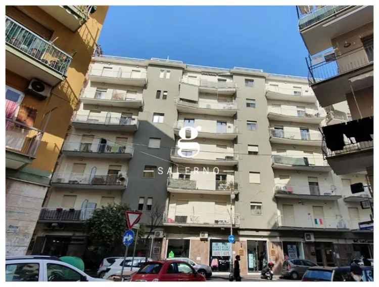 Appartamento in Via Rocco Cocchia, Salerno (SA)