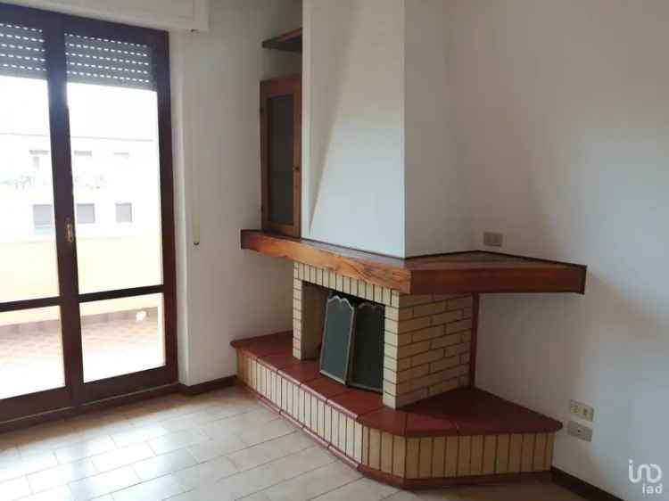 Locazione appartamento 9 locali di 120 m² a Fermo (63900) - 50152 - iad