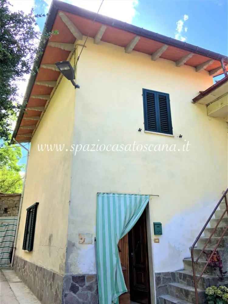 Villa unifamiliare piazza del Comune, Mercatale San Quirico, Vernio