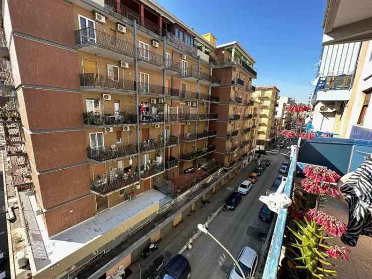 Appartamento in VIA PERRONE, Foggia, 5 locali, 3 bagni, 181 m²