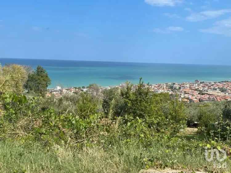 Vendita terreno di 870 m² in Silvi (64028) - 61328 - iad