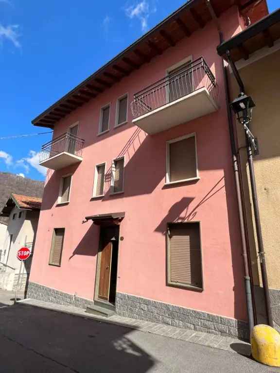 Villa singola in Via Sormani, Sormano, 12 locali, 4 bagni, 320 m²