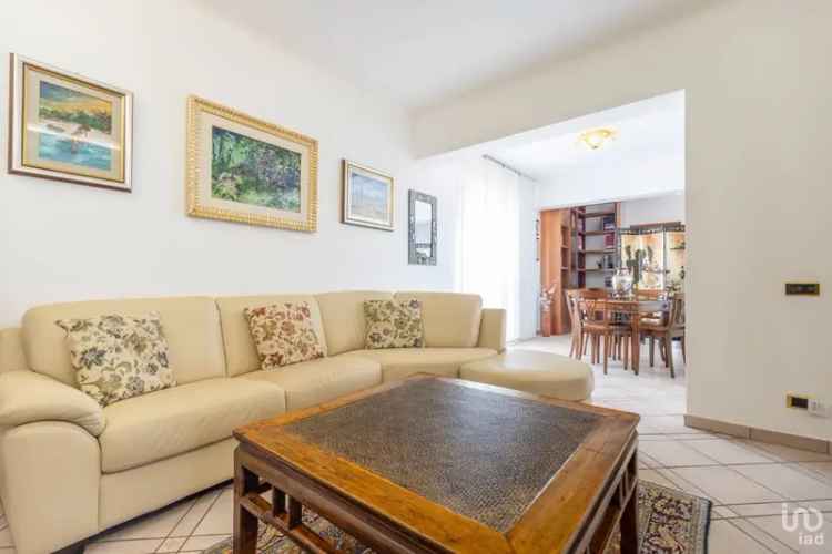 Vendita villa 8 locali di 300 m² in Loreto (60025) - 87421 - iad