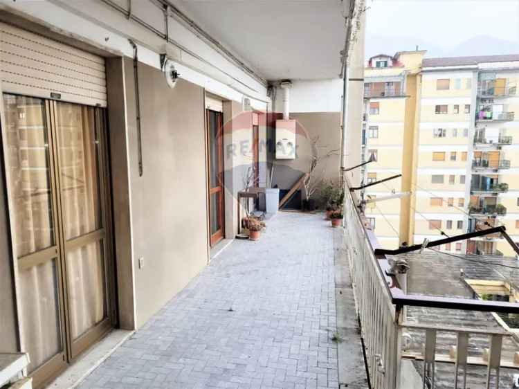 Appartamento in Via malet, Pagani, 5 locali, 2 bagni, con box, 160 m²