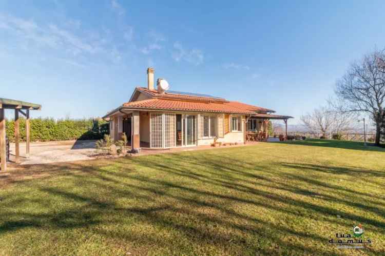 Villa in Via degli uccelletti, Monterosi, 7 locali, 2 bagni, 150 m²