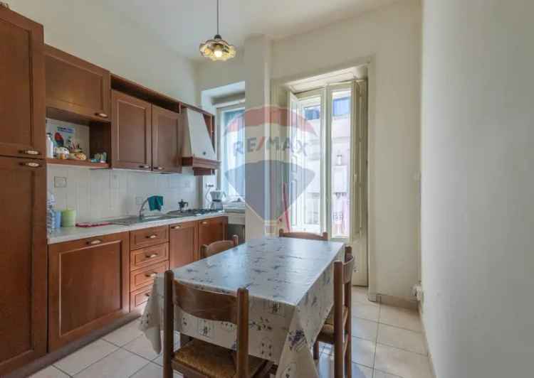 Appartamento in Via Trieste, Ragusa, 6 locali, 1 bagno, 110 m²