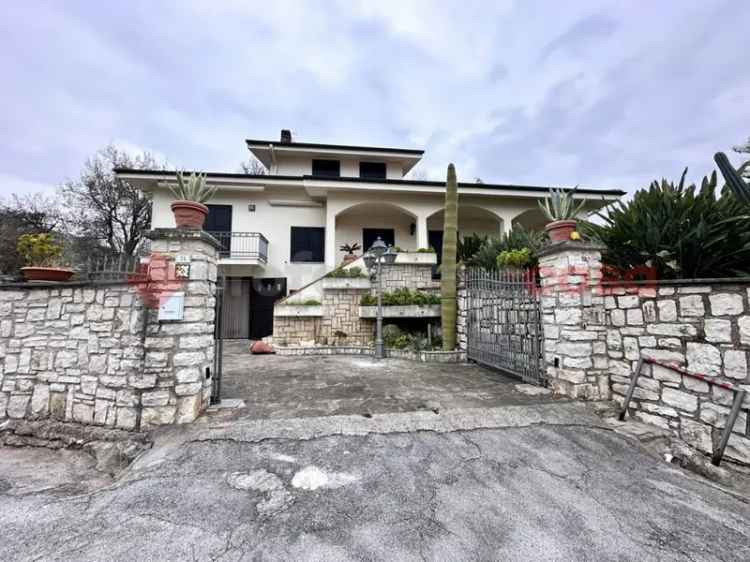 Villa in Francesco Baracca, Santi Cosma e Damiano, 5 locali, 3 bagni