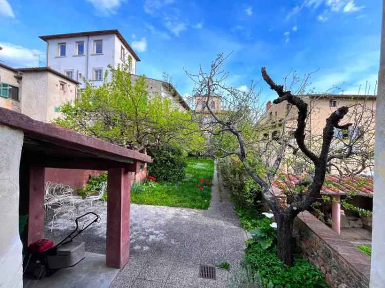 Villa bifamiliare via delle Paniere, Porta San Lorentino, Arezzo