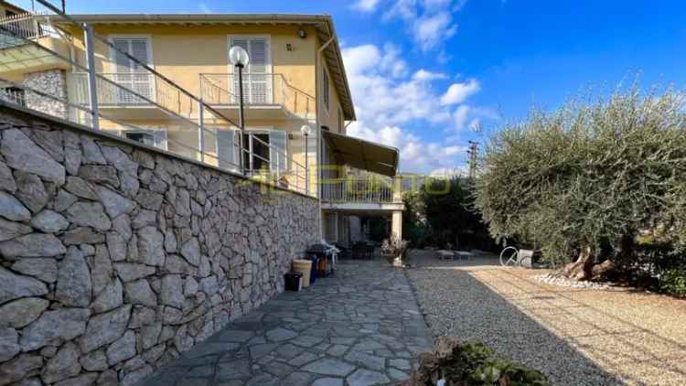 Villa in Via Goethe, Sanremo, 4 locali, 4 bagni, giardino privato