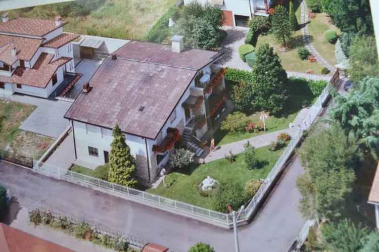 Villa singola in Via bustigatti, Capriate San Gervasio, 5 locali