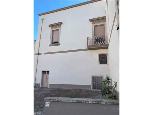 Casa Indipendente in Via Castello, 18, Ruffano (LE)