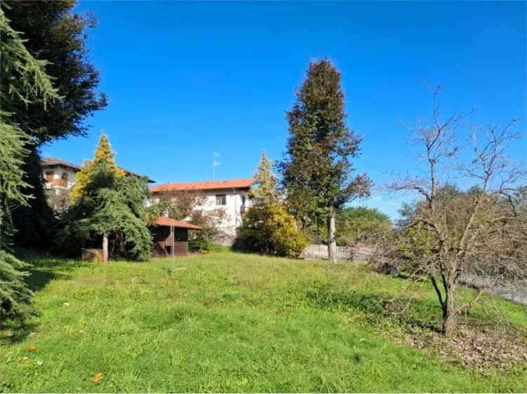 Villa in Via Verbano, Paruzzaro, 6 locali, 2 bagni, giardino privato