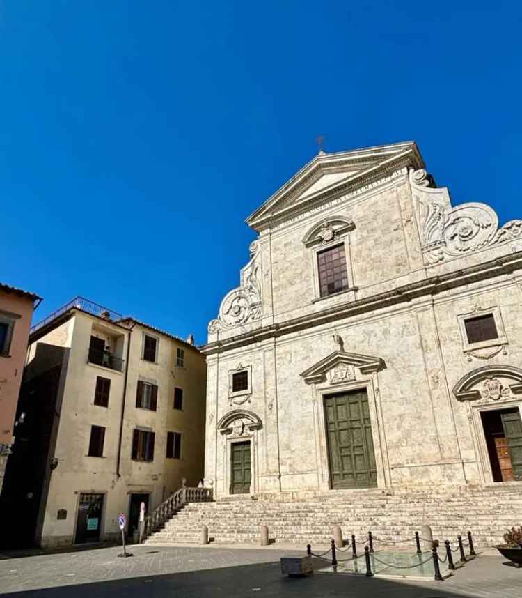 Appartamento piazza della Libertà, Centro, Orte