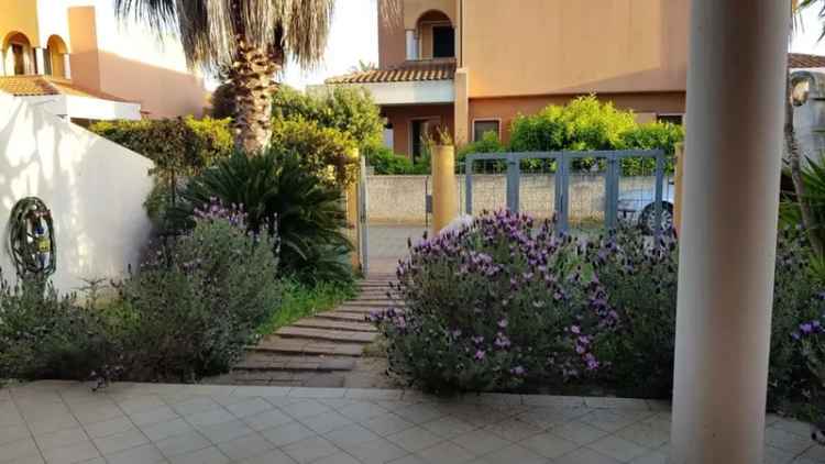 Villa in Vendita Brindisi 4 Locali Giardino Arredata