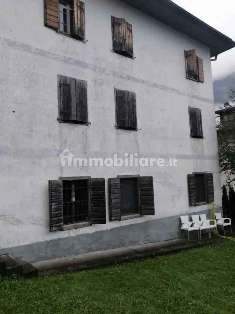 Casa colonica via Trento 4, Auronzo, Auronzo di Cadore