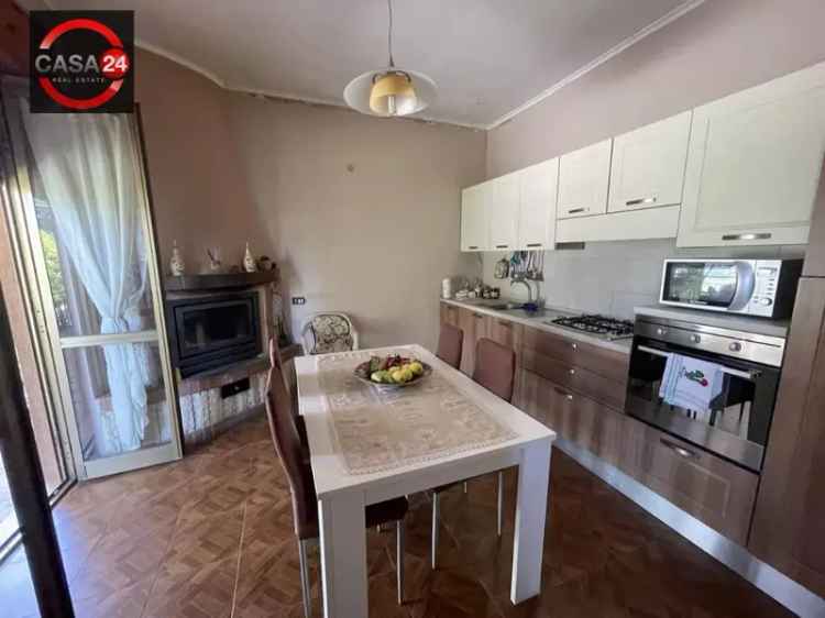 Villa singola in Strada Chiesuola, Latina, 6 locali, 1 bagno, con box