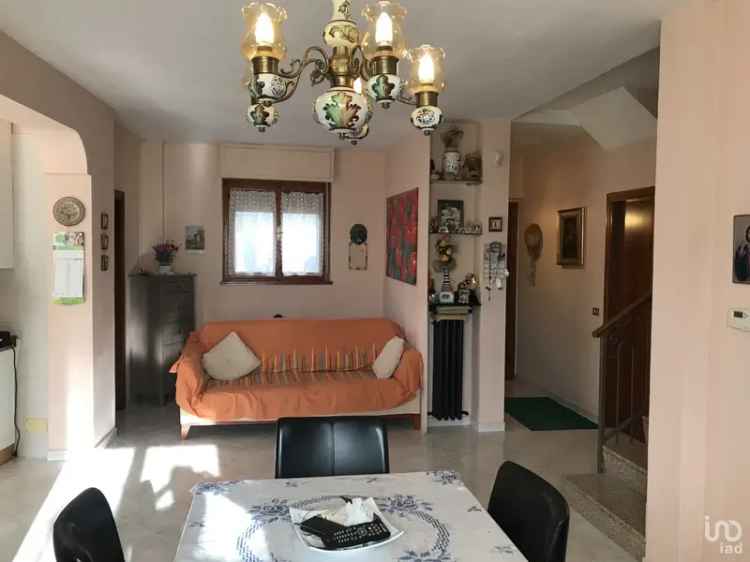 Vendita casa 13 locali di 180 m² in Porto Sant'Elpidio (63821) - 57858 - iad