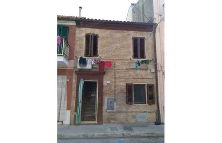 Casa indipendente in vendita a Porto San Giorgio, Via Giuseppe Mazzini 134